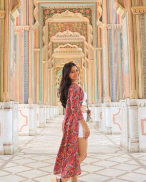 Mahi Singh Instagram - In the heart of Jaipur🪷🪞✨
.
.
#jaipurcity #jaipur #patrikagate #rajasthan #royalty #tradition #photo #photoshoot #explore #instagram #mahisinghviofficial