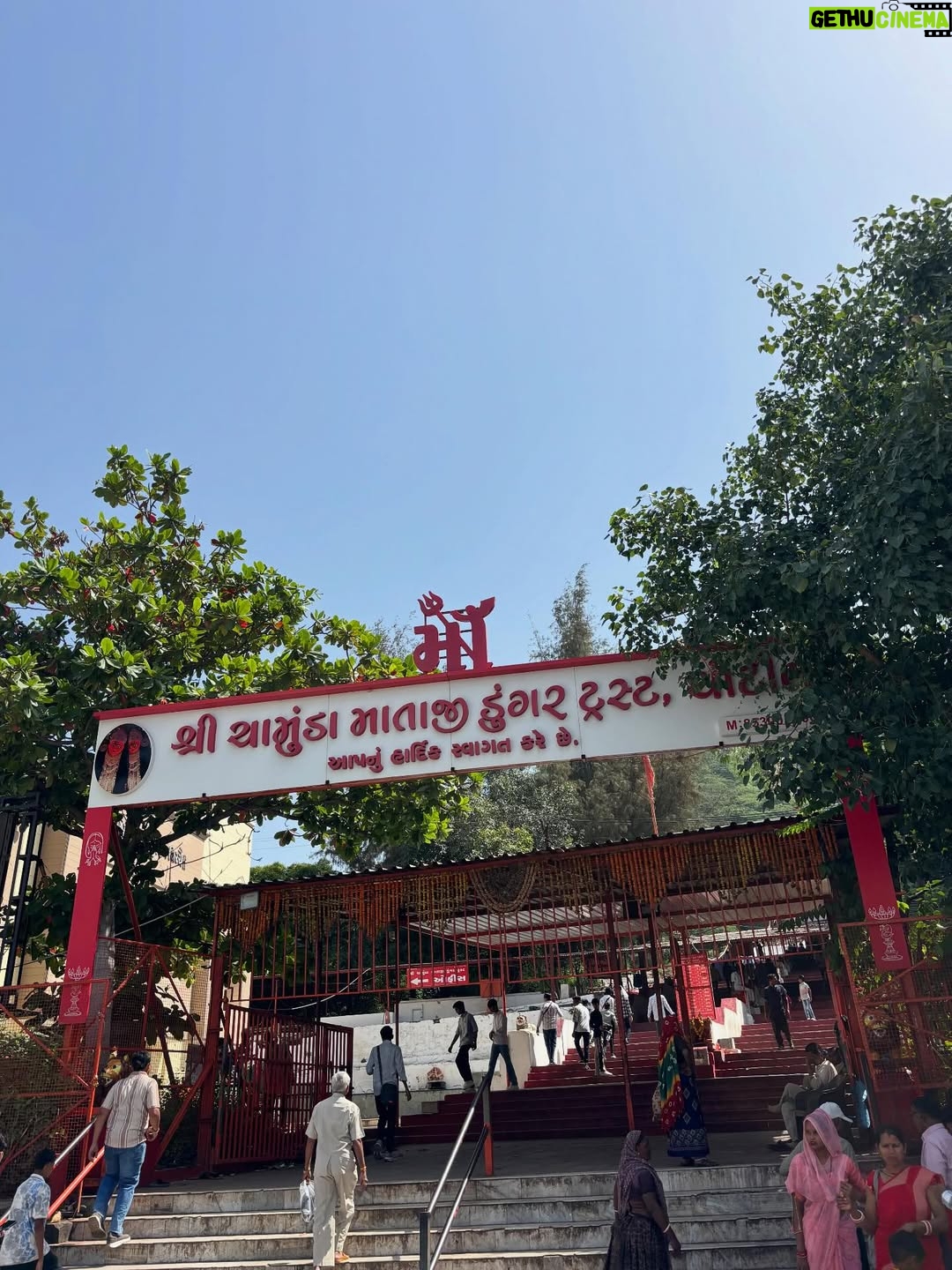 Mahima Makwana - 242.3K Likes - Ticking off my mandatory ritual at chotila temple before kicking off my next. 🎬🙏🏻✨