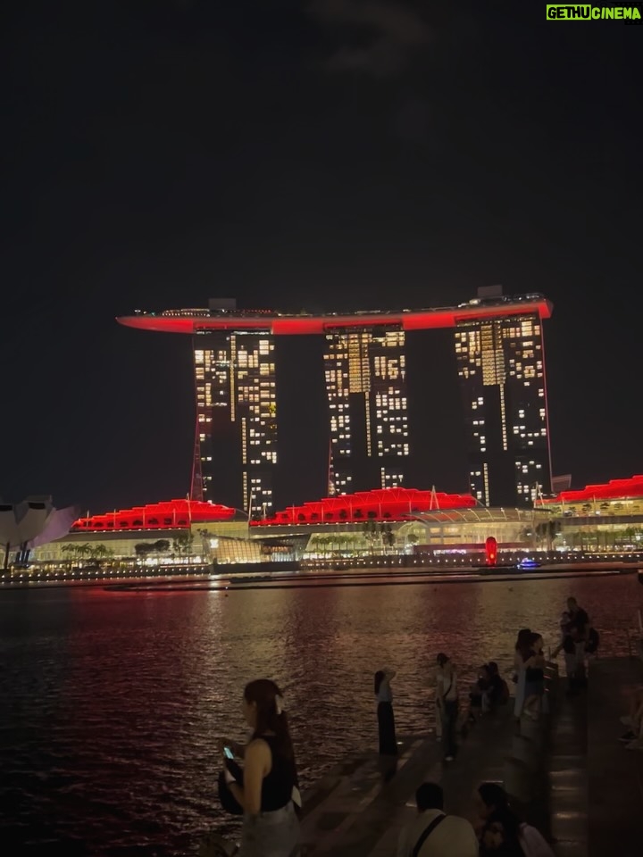Mai Hakase - 1.1K Likes - Singapore 🇸🇬🩷
ぶれてるしマーライオンの水浴びてるみたいに撮れた写真✌️
コロナ前ぶりのシンガポール❣️
子供できてからは初めて🤩
子供のあそぶところたくさんだし、子供に優しい子供天国すぎる国‼️子供達も毎日楽しく過ごしてます😎

#singapore #マーライオン
#marinabaysand 
#merlion
#子連れシンガポール