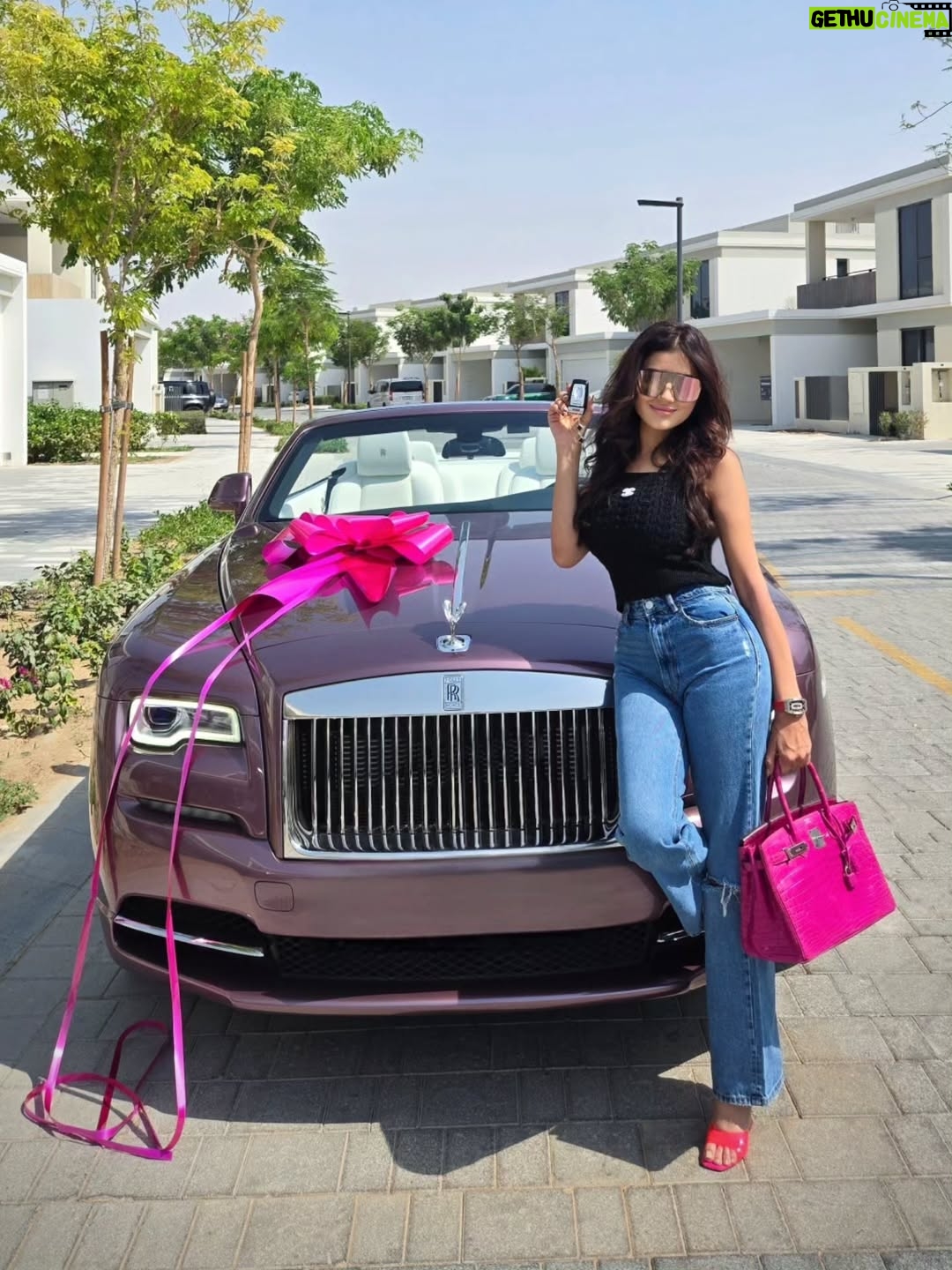Mai Omar - 343.1K Likes - Thank you my love for my beautiful birthday gift , I'm in love with the color 🎁 feeling blessed, spoiled, and loved 💕
@directormohamedsami