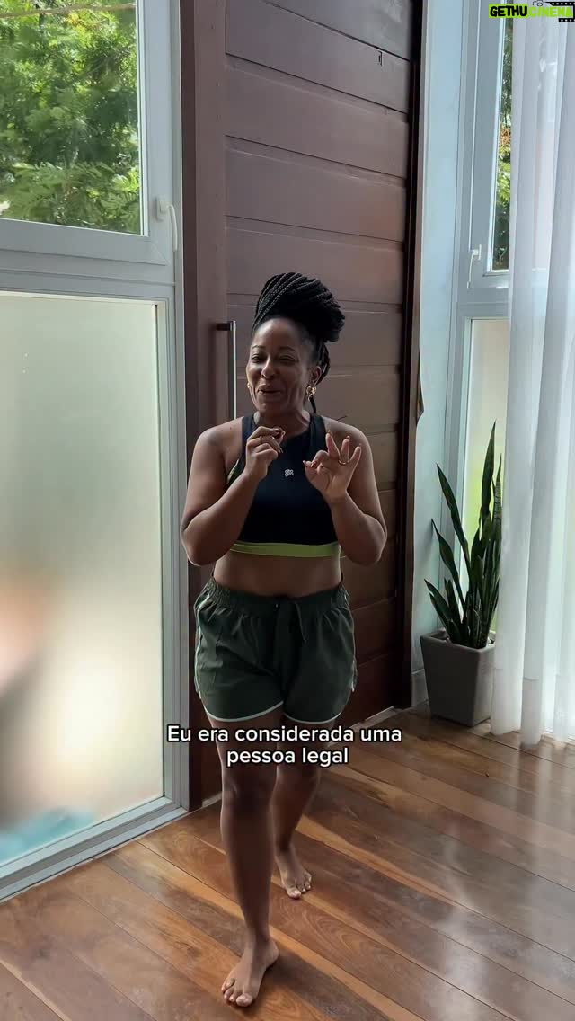 Maíra Azevedo - 144.5K Likes - Quando passei a me posicionar, a dizer não com tranquilidade, deixei de ser legal pra muita gente! Aconteceu por aí também? Me conte! #sinceridade #dizernao