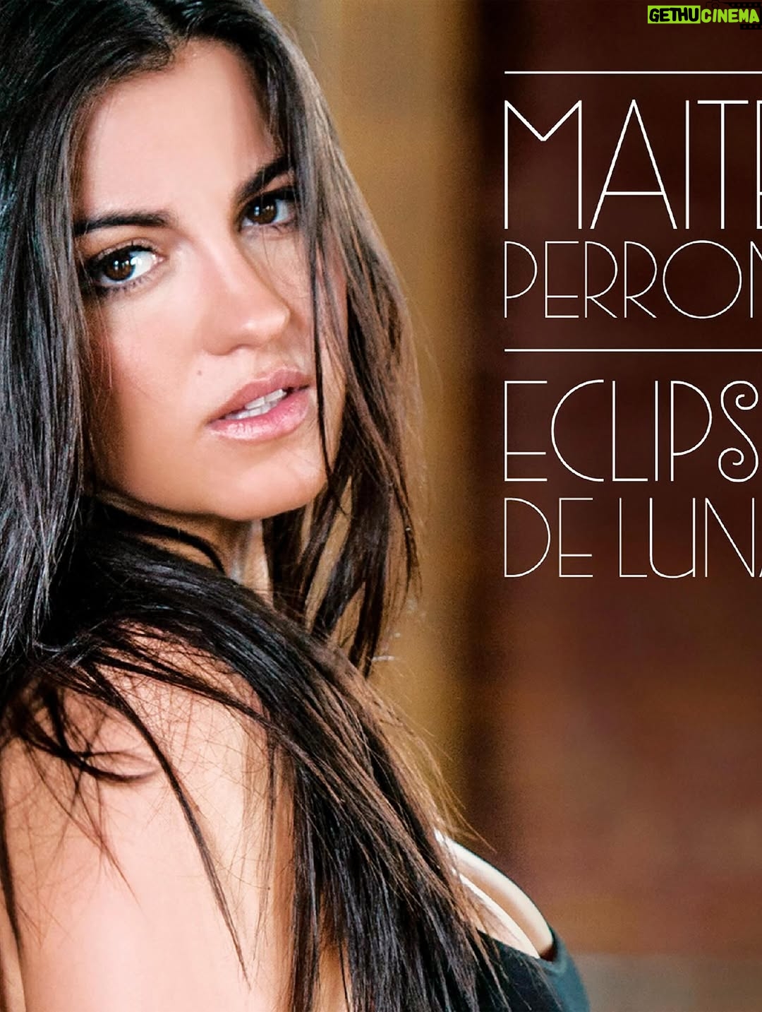 Maite Perroni - 486.9K Likes - En Agosto del 2013, nació Eclipse de Luna, mi primer álbum como solista. Fue el inicio de un camino lleno de sueños, música y mucho trabajo…  quienes me conocen saben que la música llegó a mi vida como sorpresa y que el destino me hizo comprometerme con hacerlo lo mejor posible, yo nunca me sentí cantante y poco creía en mi capacidad para hacerlo, pero la vida tenía preparada esta historia para mí. Cuando hice este disco me mudé a vivir a NY, tome clases, me preparé y creí en mi… qué diferente es todo cuando apuestas por algo que amas y crees en eso, sin importar lo que opinen los demás! en realidad solo importa lo que opines tú y desde ese lugar encuentras la fuerza para materializar tus más grandes sueños. Esto lo digo para ti que me lees, cree en ti y verás la diferencia. Después de 12 años de este álbum me sigo sintiendo orgullosa de todo lo que logramos ese tiempo con mi música GRACIAS A UDS MIS PERRONITOS que nunca han soltado mi mano y juntos hemos logrado cosas increíbles. Hoy Uds son los que han hecho que mi música como solista tenga más de 1 BILLÓN de reproducciones en las plataformas, Uds la han hecho eterna y han hecho que mis canciones y música sigan existiendo después de 6 años de haber sacado mi último sencillo ( Roma , de mis favoritos hasta hoy ). Cada escucha en Spotify, cada reproducción en YouTube y cada recuerdo que comparten lo han hecho seguir viviendo. Gracias por darle sentido y significado a cada canción. Éstas son algunas de las fotos que teníamos como opción para la portada del álbum… las tomo mi querido @chinolemus que desde entonces es parte de mi historia (Te quiero CHINITO). ¿Cuál de éstas fotos les hubiera gustado como portada familia? Vean hasta la última por si no se acuerdan cuál fue la que se eligió para la portada del álbum. Gracias a los que estan, a los que si son y a los que apenas llegan, tambn gracias a los q se van para darle espacio a lo verdadero. Los amo siempre !!! Lo digo con mi corazón en la mano para ti que eres parte de mi.