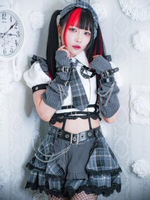 Maki Itoh Instagram - I'M THE CUTEST UNEMPLOYED IN THE WORLD 💖🤪