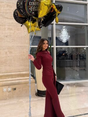 Malak Ahmed Zaher Instagram - OUTTTTT and with honors babyyyy!!!!!! 🎓❤️‍🔥💫🌟✨

So grateful to have achieved this milestone alongside my baby sister 🤍✨ what a journey it’s been! 👩🏻‍🎓👭🌟 

Suit @byfarahbarbary 
Makeup @makeupby_mirnagirgiss 
Hair @ebram_girgs