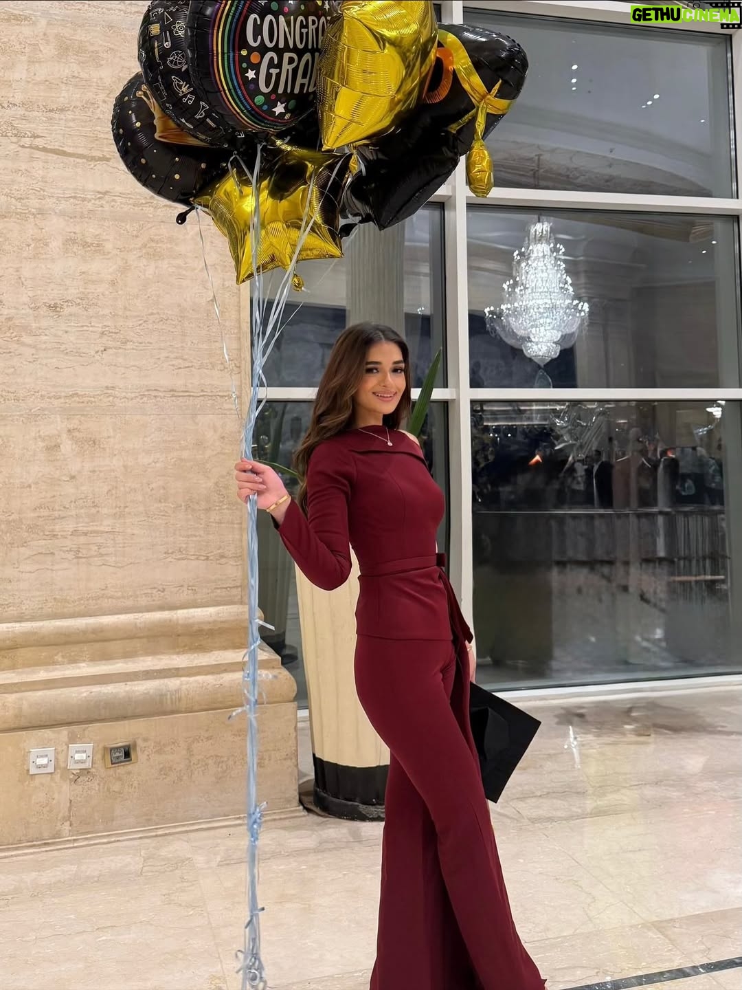 Malak Ahmed Zaher - 496K Likes - OUTTTTT and with honors babyyyy!!!!!! 🎓❤️‍🔥💫🌟✨

So grateful to have achieved this milestone alongside my baby sister 🤍✨ what a journey it’s been! 👩🏻‍🎓👭🌟 

Suit @byfarahbarbary 
Makeup @makeupby_mirnagirgiss 
Hair @ebram_girgs