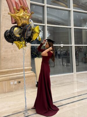 Malak Ahmed Zaher Instagram - OUTTTTT and with honors babyyyy!!!!!! 🎓❤️‍🔥💫🌟✨

So grateful to have achieved this milestone alongside my baby sister 🤍✨ what a journey it’s been! 👩🏻‍🎓👭🌟 

Suit @byfarahbarbary 
Makeup @makeupby_mirnagirgiss 
Hair @ebram_girgs