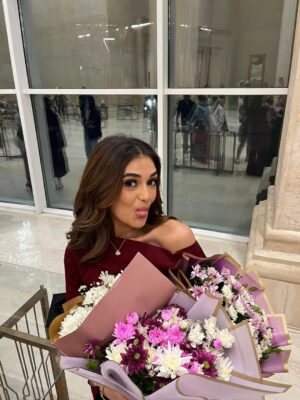 Malak Ahmed Zaher Instagram - OUTTTTT and with honors babyyyy!!!!!! 🎓❤️‍🔥💫🌟✨

So grateful to have achieved this milestone alongside my baby sister 🤍✨ what a journey it’s been! 👩🏻‍🎓👭🌟 

Suit @byfarahbarbary 
Makeup @makeupby_mirnagirgiss 
Hair @ebram_girgs