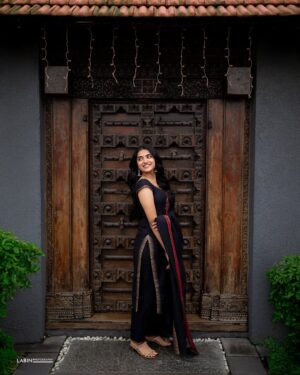 Malavika Manoj Instagram - 🍃 
.
.
.
.
.
.
.
@labin_shn 📸
@tarambymyriti 👗