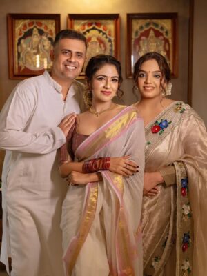 Malavika Wales Instagram - ജീവിതത്തിൽ അഭിനയിക്കാനേ അറിയാത്തവർ...

എന്നും എപ്പോഴും …

📷 @mojin_thinavilayil 
Dolled up @makeover_by_neenu
