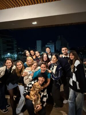 Malena Ratner Instagram - Hasta pronto .｡.:*♡ 

gracias @disneyplusla @cecimendoncaok nuevamente/ gracias @metrovision_ok / gracias a todo el hermoso equipo y gracias a ustedes, que en definitiva, todo esto es porque ustedes lo pidieron 🫶🏼