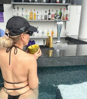 Malillany Marín Instagram - @breathlessrivieracancun ☺️ gracias por todas las atenciones la pasé genial descanse me divertí comí delicioso y recargue energías que buena falta me hacía 🙃love u all #BreathlessRivieraCancun 🥰🦀🐬🌊🌅 #MM #malillany #malilla