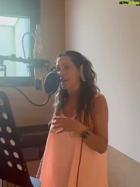 Malú - 20.5K Likes - Se acabaron los días de salitre y arena… Gracias a la vida por permitirme un año más compartir con los míos y llenarme de paz y energía ❤️❤️❤️