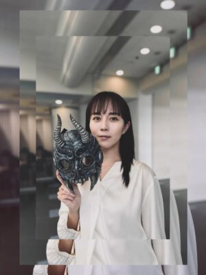 Manami Higa Instagram - 放送局占拠、終幕。

ラストシーンの真相は、観てくれた皆さんに
感じ取っていただければと思います。

Thank you for watching🙏✨

@hosokyokusenkyo_ntv 
#放送局占拠
#青鬼さんのお面を拝借