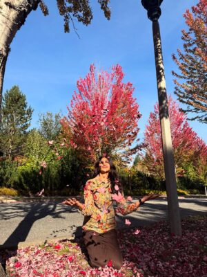 Manasa Varanasi Instagram - Fall leaves, pristine air and glacier water .. obsessed 🍁🧊🌬️ nature’s gourmet. Love you Seattle 🤍 

#gratitude #fall #leaves 
#seattle #instagood #instamood 
#waterfall #air #breathe