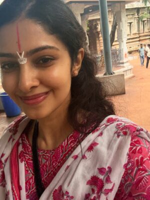 Manasa Varanasi Instagram - First time climbing the hills to Tirumala - core memory for life 🌸 To every squirrel, monkey, small temple, fruit seller, sculpture and fellow pilgrim, I see you, I carry a piece of your grace with me 🤍

PC @anudeep_munna 

#gratitude #blessed 
#instagood #instamood 
#govinda #love