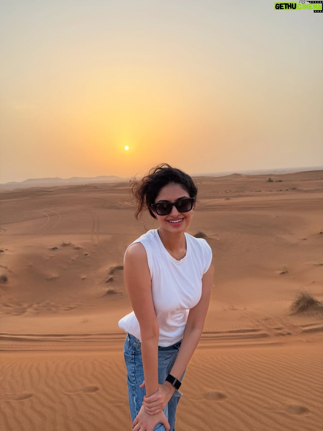 Manasa Varanasi - 36.3K Likes - Catching golden hours in golden sands ☀️🏜️

📷 @anudeep_munna 

#desert #safari #goldenhour 
#instagood #instamood 
#gratitude #freedom #sunset
