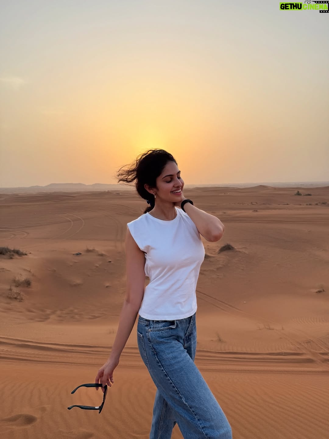 Manasa Varanasi - 36.3K Likes - Catching golden hours in golden sands ☀️🏜️

📷 @anudeep_munna 

#desert #safari #goldenhour 
#instagood #instamood 
#gratitude #freedom #sunset