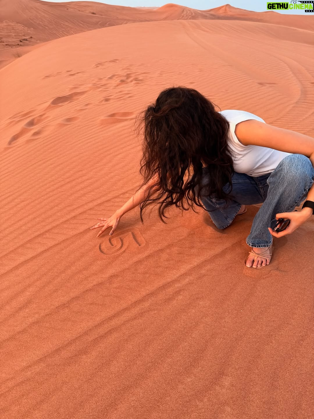 Manasa Varanasi - 36.3K Likes - Catching golden hours in golden sands ☀️🏜️

📷 @anudeep_munna 

#desert #safari #goldenhour 
#instagood #instamood 
#gratitude #freedom #sunset