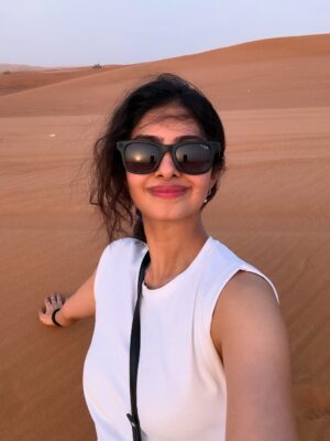 Manasa Varanasi Instagram - Catching golden hours in golden sands ☀️🏜️

📷 @anudeep_munna 

#desert #safari #goldenhour 
#instagood #instamood 
#gratitude #freedom #sunset
