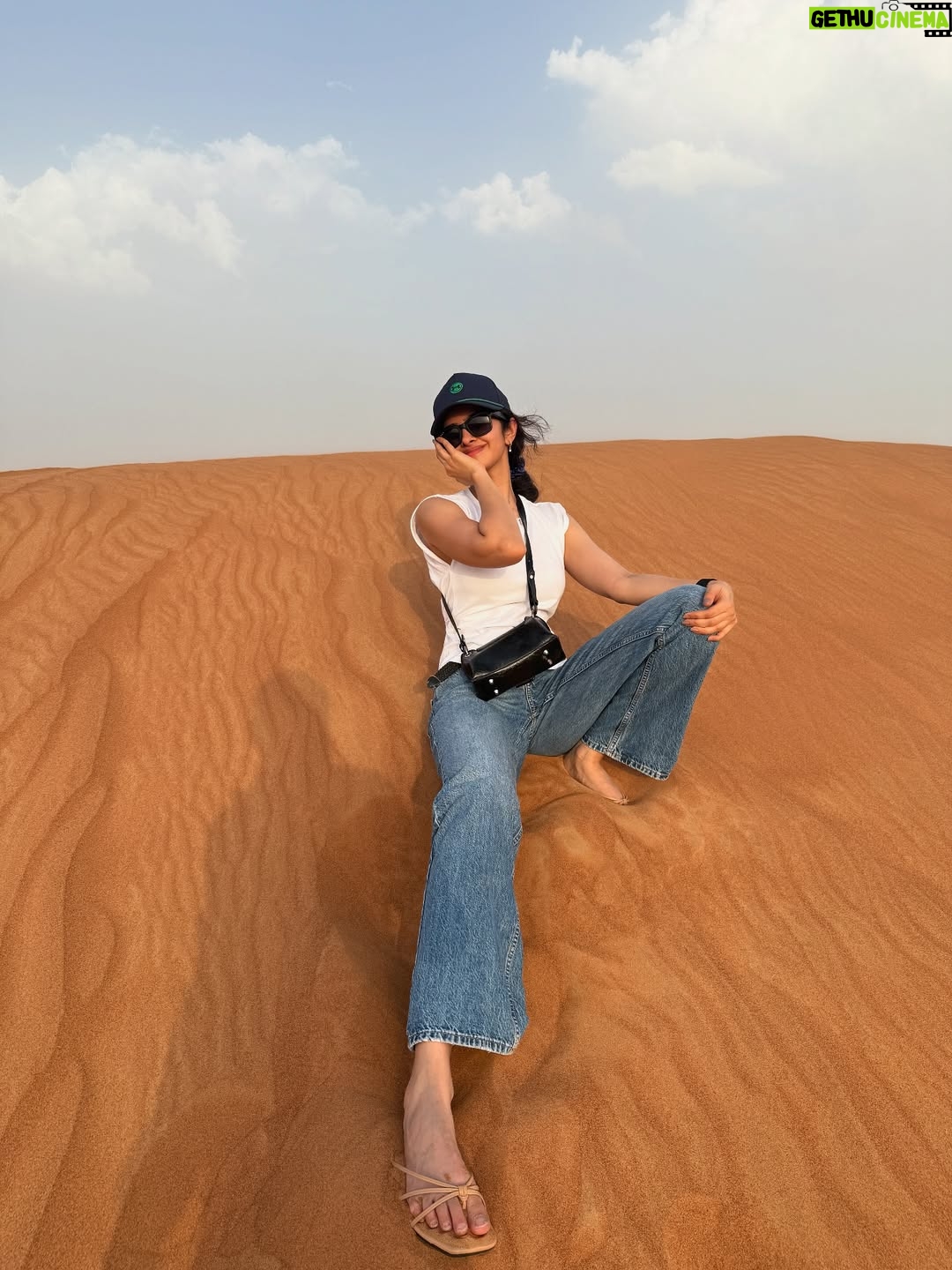 Manasa Varanasi - 36.3K Likes - Catching golden hours in golden sands ☀️🏜️

📷 @anudeep_munna 

#desert #safari #goldenhour 
#instagood #instamood 
#gratitude #freedom #sunset