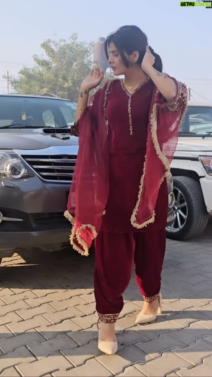 Mane Sandhu - 2.2K Likes - Suit by;@divine_.design  #manesandhu #punjabisuits #suit #ludhiana