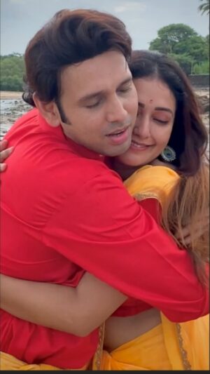 Mani Bhattacharya Instagram - Ladka Deewana Lagey☺️🥰
#dancereels #dance #puredancing #masti #fun #trendingreels #trending #instafun #couplereels #govinda #govindadance #viralreels #love #actorslife #akashgaharwar #manibhattacharya #manibhattachariya