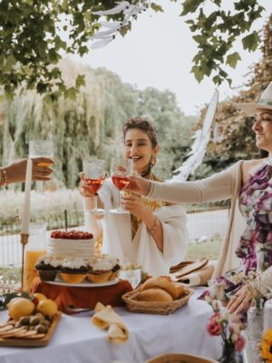 Manisha Koirala Instagram - ✨ Celebrations are always sweeter when shared 🤗💫
Surrounded by family, old friends, new friends & all the love from well-wishers — moments like these are what truly matter. 🥂❤️ #Gratitude #CelebrationVibes #TogetherIsBetter #GoodTimesOnly #FriendsAndFamily #LoveAndLaughter #MakingMemories #PartyMood #GratefulHearts
Miss you @lovelettersfortheworld 🫶
H&M @samirabeauty.uk 
Photographer @sandiasphotography 
Outfits @ginilondon 🫶