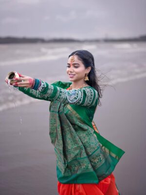 Manisha Rani Instagram - Yah festival Nahi emotion hai hum Bihariyon ke liye .
Jai Chhathi Maiya 🙏

#chhath_puja #bihari