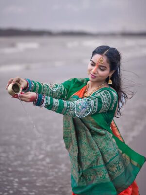 Manisha Rani Instagram - Yah festival Nahi emotion hai hum Bihariyon ke liye .
Jai Chhathi Maiya 🙏

#chhath_puja #bihari