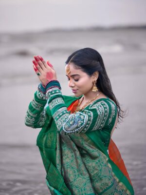 Manisha Rani Instagram - Yah festival Nahi emotion hai hum Bihariyon ke liye .
Jai Chhathi Maiya 🙏

#chhath_puja #bihari
