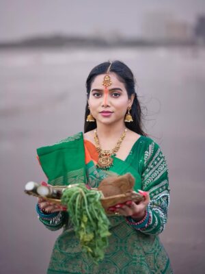 Manisha Rani Instagram - Yah festival Nahi emotion hai hum Bihariyon ke liye .
Jai Chhathi Maiya 🙏

#chhath_puja #bihari