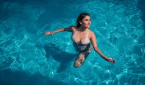 Manjari Fadnnis Instagram - ‘Coz i was born a Waterbaby, swimming with these times. 
The grooves that turn the grey to sunshine. 
Coz i will live through days that break me swimming with these times. 
The grooves that turn the grey to sunshine.’ 
-Tom Misch
🩵🩵🩵🩵🩵

📸 @rakeshsidana 

#swim #poolside #summer #waterbaby