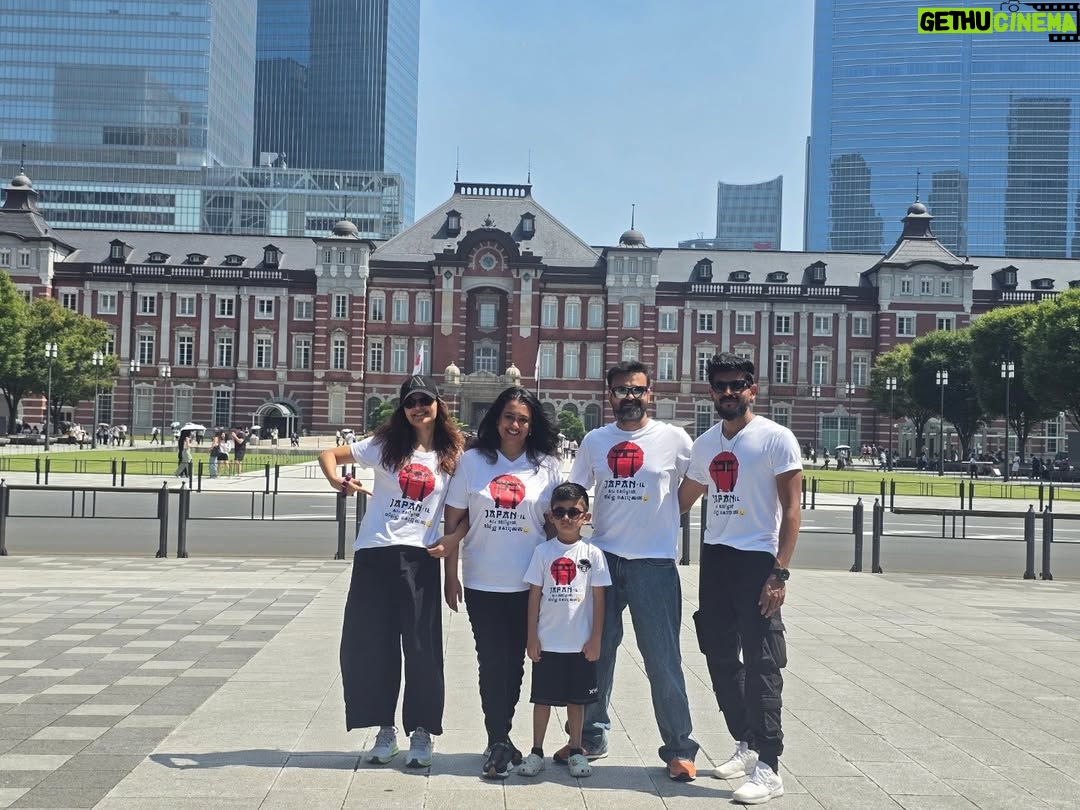 Manju Warrier - 512.8K Likes - Chackochaaaa Collab request vannaaaa??? 🧐
Note: Several attempts to do a Collab with @kunchacks failed due to some silly bug on the @instagram app. We are still trying 😂

❤️❤️❤️
@kunchacks
@priyaakunchacko 
@bineeshchandra 
#travel #fun #memories