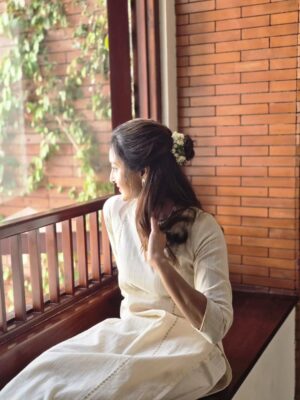Manju Warrier Instagram - Precious 🤍

@styled_by_lichiee @sajithandsujith @bineeshchandra
@alka.hari @adorebypriyanka
