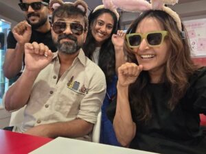 Manju Warrier Instagram - Chackochaaaa Collab request vannaaaa??? 🧐
Note: Several attempts to do a Collab with @kunchacks failed due to some silly bug on the @instagram app. We are still trying 😂

❤️❤️❤️
@kunchacks
@priyaakunchacko 
@bineeshchandra 
#travel #fun #memories