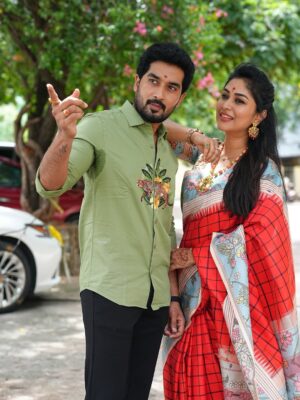 Manjula Paritala Instagram - #Happy anniversary Ganda, my love, my soul, my world

#kanchikorvaipattussaree @puresilk_saree_kanchipuram