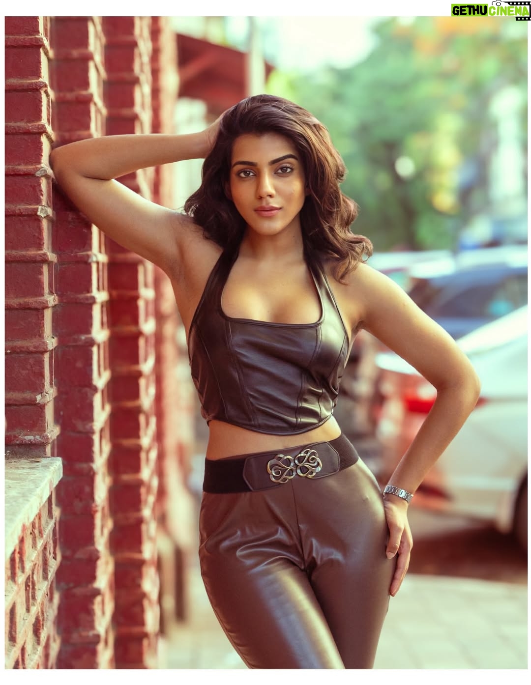 Mannat Khanna - 3.6K Likes - Retro chaos 
:
:
:
:
#mannatkhanna