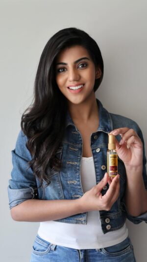 Mannat Khanna Instagram - I always thought serum was just for brunches and big night outs. Turns out, good hair days can and should be a daily thing! Now I know the secret to #KhoobsuratBaalHarDin and I want to tell you too – it is using the STREAX SHINE SERUM every day. #GetNoticed