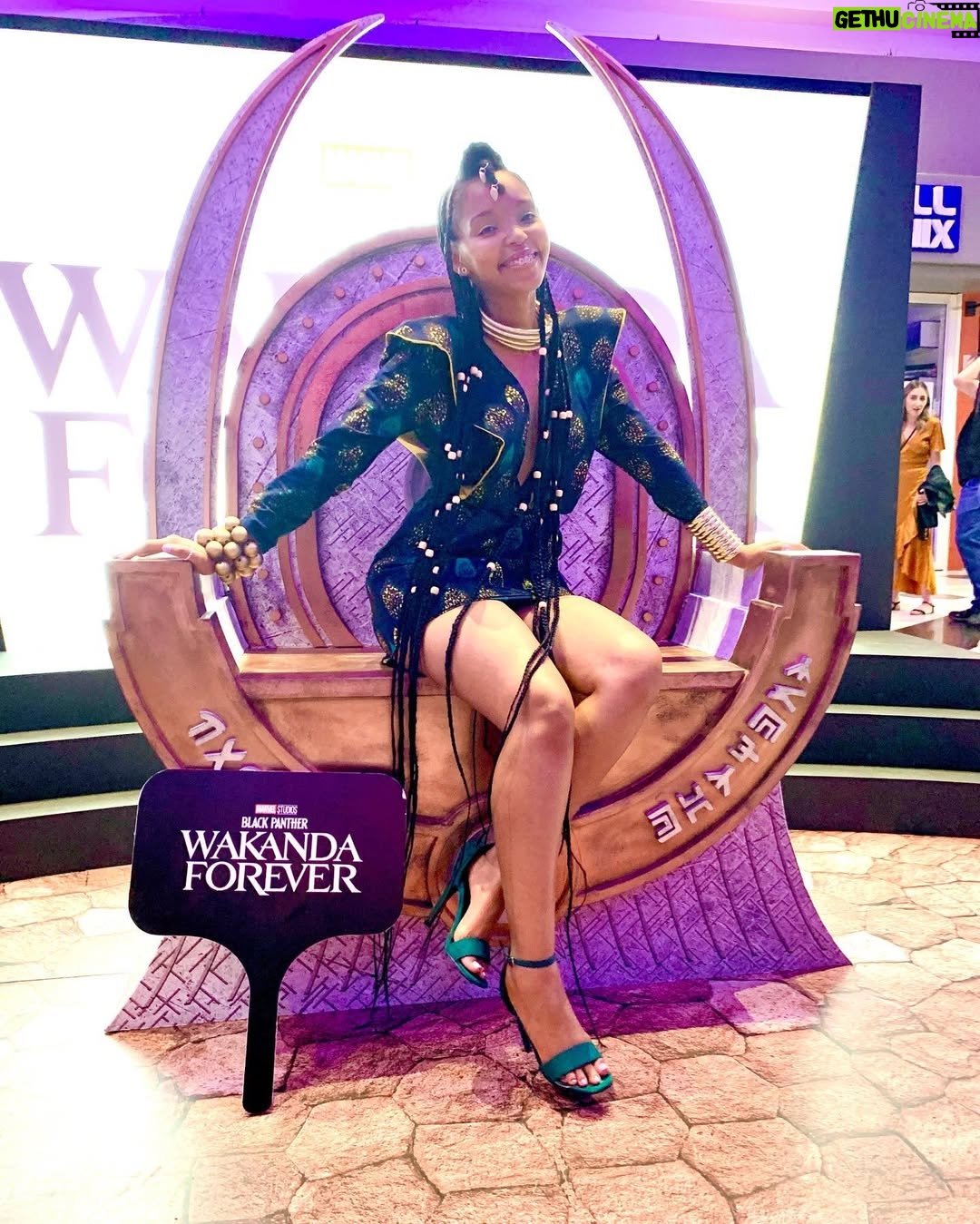 Mapula Mafole - 14.3K Likes - The other night at #Wakandaforever premier with my bestie @philadlozi 😊

Thank you so much @mellona_creations for the gorgeous gorgeous dress i love your work😍😍❤️❤️❤️

Thank you to my hair plug @esonaturals6 for always making sure my hair looks fresh ☺️🥰❤️❤️❤️❤️❤️

👗: @mellona_creations 
👩🏾‍🦱: @esonaturals6