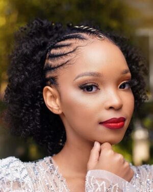 Mapula Mafole Instagram - Its in the details… 

💇🏽‍♀️: @esonaturals6 
💄: @makeupbyzodwa 
👗: @mellona_creations 
📸: @tmd_photography3