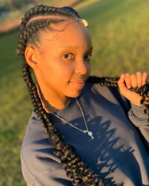 Mapula Mafole Instagram - 💙

Hairstyle: @esonaturals6