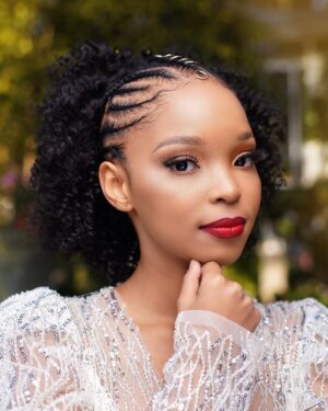 Mapula Mafole Instagram - Its in the details… 

💇🏽‍♀️: @esonaturals6 
💄: @makeupbyzodwa 
👗: @mellona_creations 
📸: @tmd_photography3