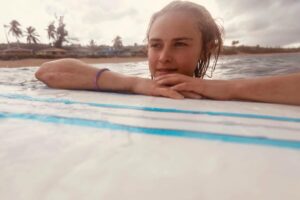 Margo Hayes Instagram - Some goodbyes are heavier than others.
This one carries 9 years of memories, growth, and lessons.
A bittersweet farewell to @thenorthface.
Full reflection in the carousel — thank you for reading. 🤍

Carousel pics:
✩ moments after my first 5.15 ‘La Rambla’♡︎
✩ my first storefront NYC- pic by my sis
✩ being the little trouble maker i am ♡︎
✩ restyling a @wearebraindead / tnf collab skirt as a dress. self shot
✩ national championship finals adrenaline rush. vid by @louderthan11 
✩ learning to surf in PR at my first athlete summit. pic by @tedhesser 
✩ nationals 2017 shot by @louderthan11 
✩ modeling tnf black series designed by @pelagia.kolotouros 
✩ my first time DWS with ex teammate @emilyaharrington. pic @tarakerzhner 
✩ feature with @complex @complexsports shot by @benrayner