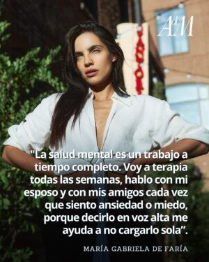 María Gabriela de Faría Instagram - La segunda edición impresa de Asuntos de Mujeres ya está aquí. Emoción total 🫶🏻
Y esta vez, en nuestra portada resalta la fuerza, el talento y la sensibilidad de María Gabriela de Faria @thefaria (😮💨♥️), actriz venezolana que brilla por donde se pasa y que, desde muy niña, nos ha hecho sentir muy orgullosas.
María Gabriela nos recuerda que la actuación también puede ser un acto de valentía, de autenticidad y de compromiso con las causas que importan.
Pero esta edición no se queda solo en una portada inolvidable, adentro encontrarán artículos escritos desde la honestidad y la reflexión, temas que tocan de cerca la vida de todas nosotras, y la participación de colaboradoras/es increíbles, que suman sus miradas y experiencias.
Cada página de esta nueva edición es una invitación a reconocernos, inspirarnos y a seguir construyendo juntas, mujeres.
Esta revista es para ustedes, pero sobre todo, es con ustedes ♥️.
📍Léenos en asuntosdemujeres.com
Todas las fotos son de nuestro favorito: @henrycuicas 🖤