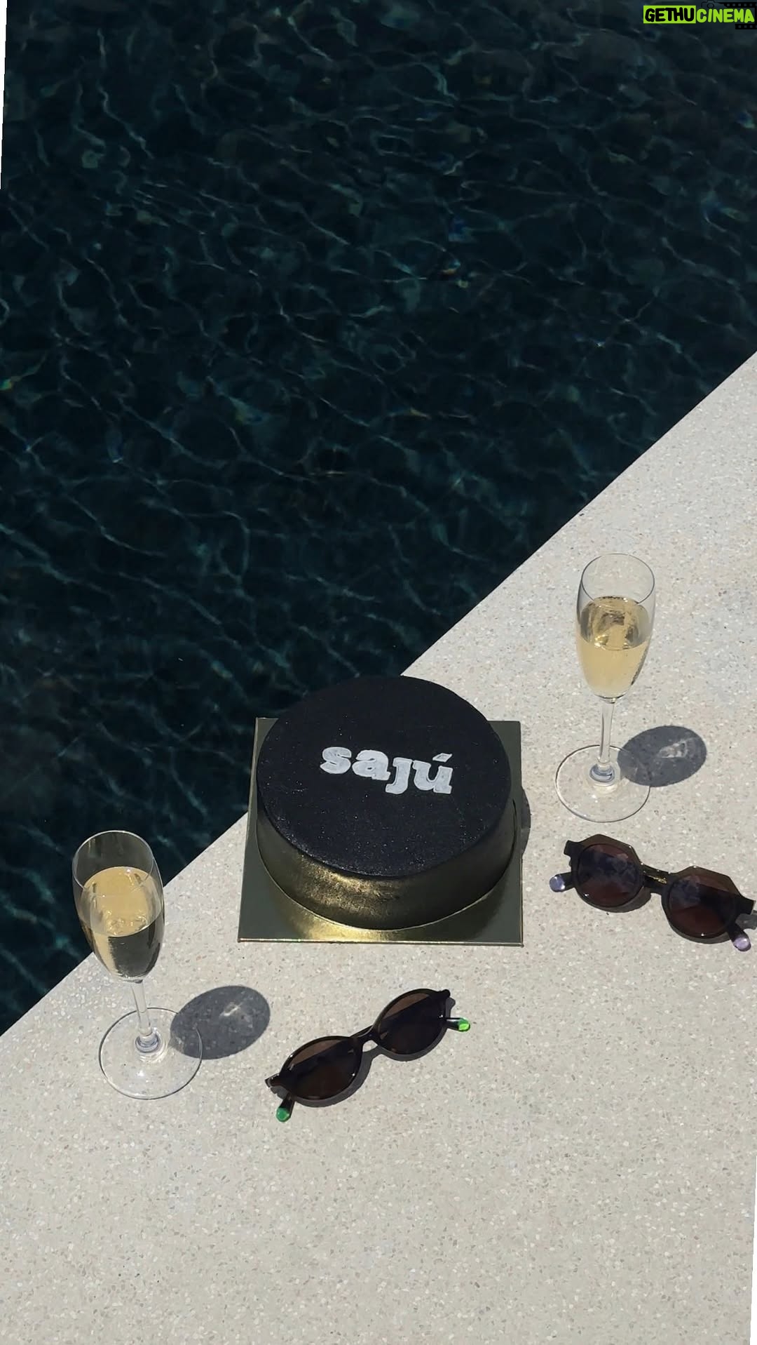 María González Roesch - 828 Likes - ¡Finalizado!

GIVEAWAY VIAJE A ISLA CORONA CARTAGENA 🌞🏝️✨

@saju cumple 7 años y lo queremos celebrar en grande! Te podés ganar un viaje a Isla Corona en Colombia 🇨🇴 @corona.island_

Premio principal:
1 viaje para dos personas a la Isla Corona en Cartagena. 

Incluye:

✈️ Vuelos desde Costa Rica
 🚤 Transporte a Isla Corona 
🏝️ 2 noches: 1 en Cartagena y 1 en Isla Corona
🥥 Alimentación completa en la isla 

Premios secundarios:
3 tarjetas de regalo de ₡100.000 en Sajú

👉🏼 Pasos para participar:

1. Seguir a @saju, @mariagonzalezroesch y @krisdyer_
2. Compartir en historias este reel etiquetando a @saju
3. Etiquetar con quien irías de viaje y el nombre de tu modelo favorito de lente @saju

¡Y listo! ✨ Ya estás participando. 

Aplican restricciones. Reglamento disponible en https://saju.cr/pages/t-c-activacion-cumpleanos-7-de-saju

Anunciamos la persona ganadora el 24 de setiembre!