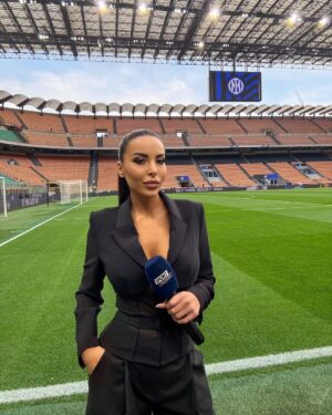 Maria Luisa Jacobelli Instagram - Derby 🔥 Inter - Milan 
@sportmediaset 
@inter 
@acmilan