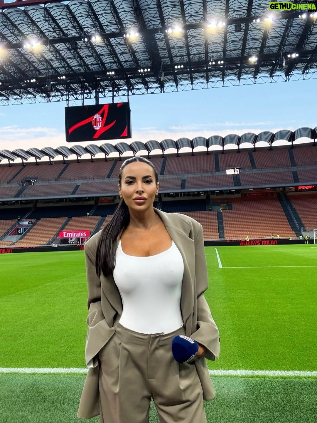 Maria Luisa Jacobelli - 107.9K Likes - Office 🏟️❣️ @sportmediaset