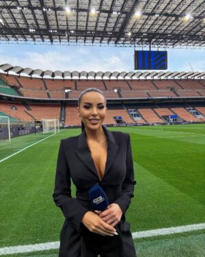 Maria Luisa Jacobelli Instagram - Derby 🔥 Inter - Milan 
@sportmediaset 
@inter 
@acmilan
