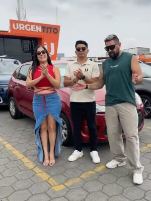 María Mercedes Pacheco Instagram - @urgentito_guayaquil #marcas # #empresas #influencer #creadoradecontenido #publicidad