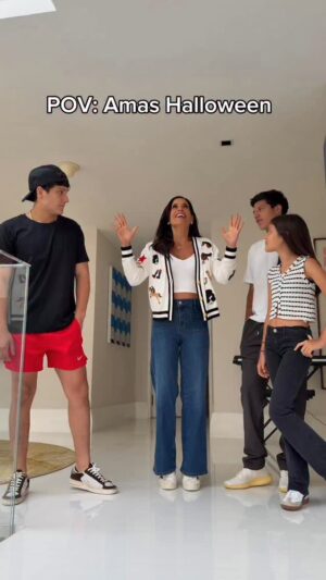 María Pía Copello Instagram - Estos chicos no saben lo que es diversión 🥹😂 ¿De qué deberíamos disfrazarnos? 👀